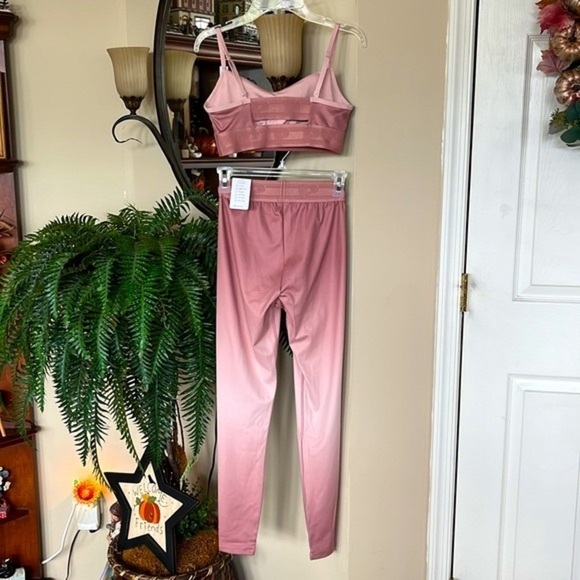 Brand New Victoria's Secret Pink Ombre Scoop Sports Bra & Ultimate Leggings Set - Picture 10 of 16